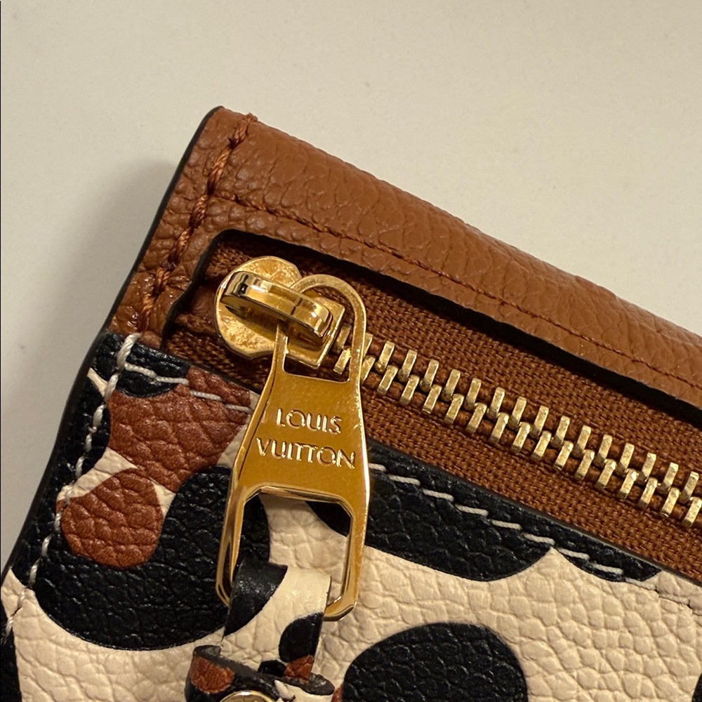 Louis Vuitton jungle key pouch - Picture 5 of 9